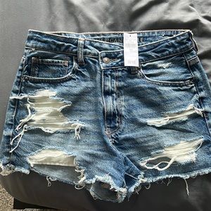 American Eagle Mom Short